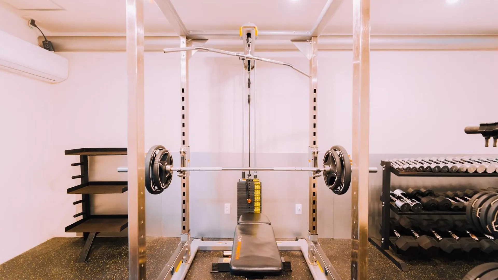 Minimalist Loft Namba Compact Studio With A 24-Hour Gym Ma501 Apartment Osaka Japan