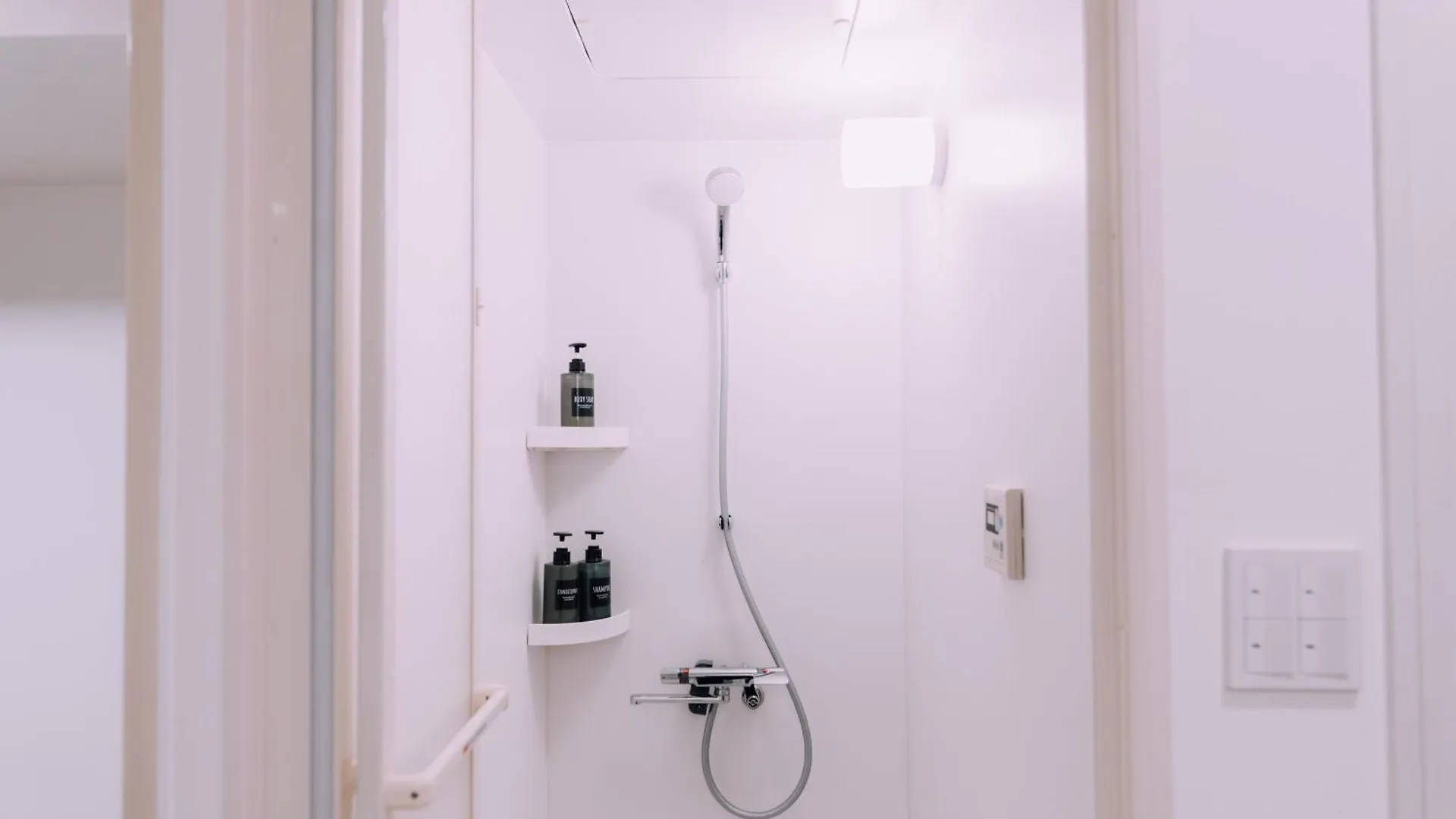 Minimalist Loft Namba Compact Studio With A 24-Hour Gym Ma501 Apartment Osaka Japan
