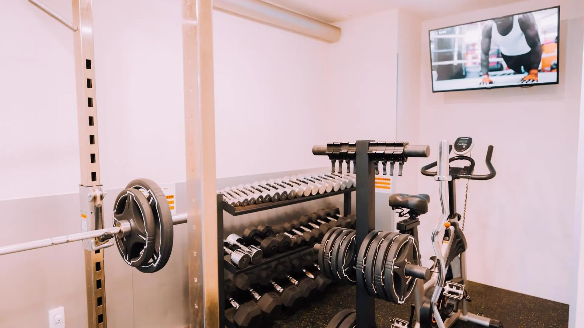 Minimalist Loft Namba Compact Studio With A 24-Hour Gym Ma501 Apartment Osaka Japan